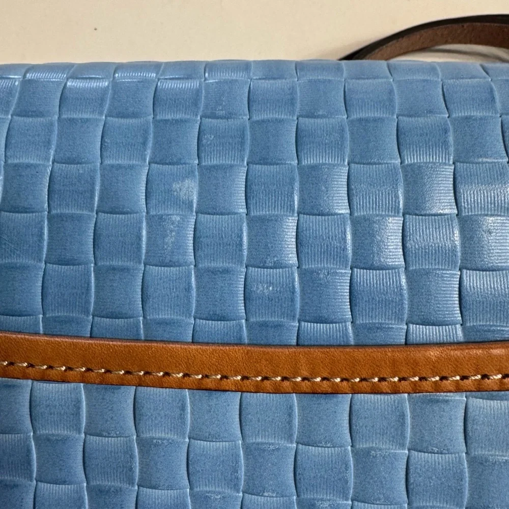 Dooney & Bourke Claremont Field Bag Light Blue Woven Leather Crossbody Purse - Picture 7 of 9